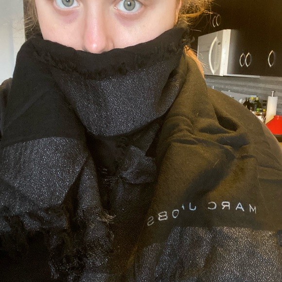 Marc Jacobs Lightweight Scarf in Black & Silver - Picture 7 of 8